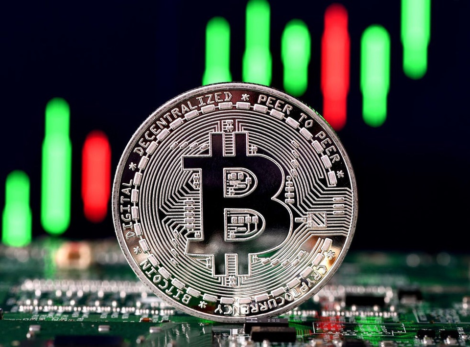 Giá Bitcoin bất ngờ lao dốc