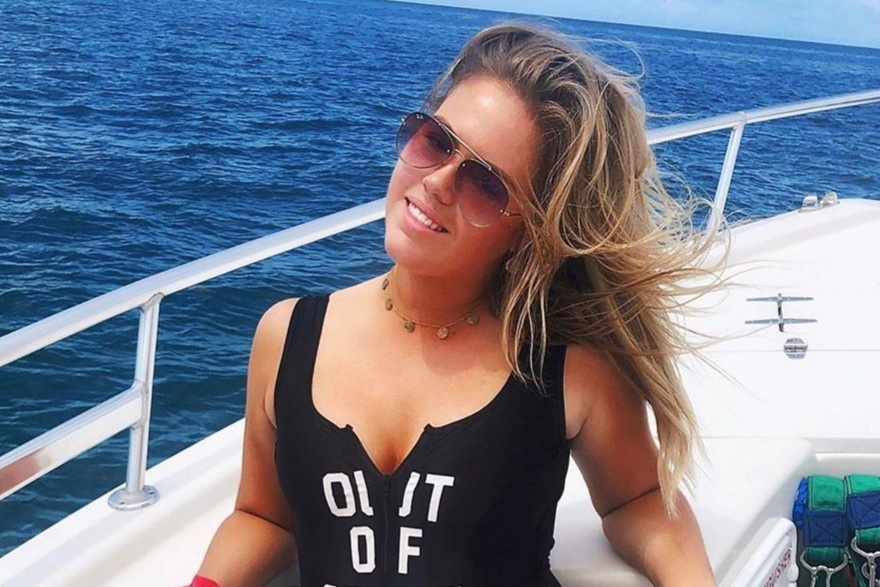 Nữ phóng viên phát hiện ung thư nhờ khán giả xem đài