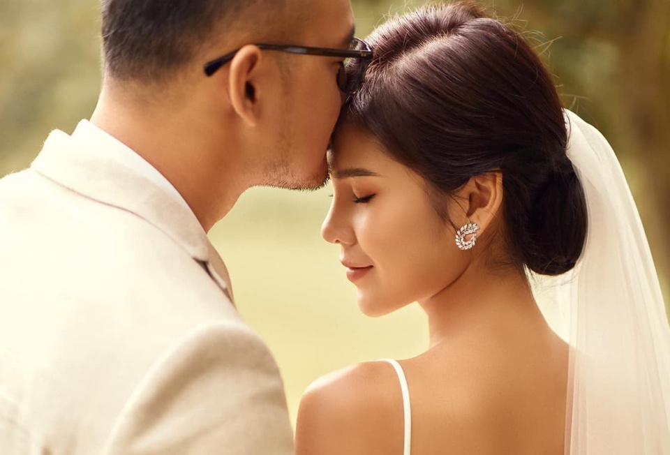 Thu Hoài: 'Yêu 3 tháng, chúng tôi nghĩ ngay đến chuyện kết hôn'