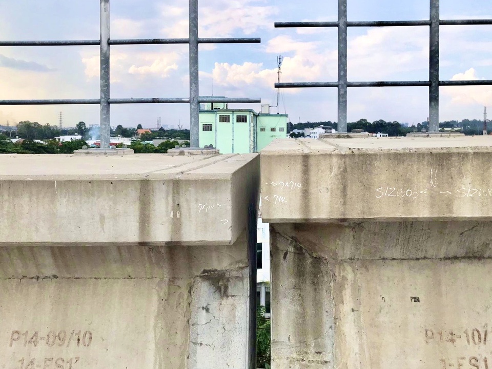 Metro số 1 bị lệch đầu dầm, có nguy cơ mất an toàn