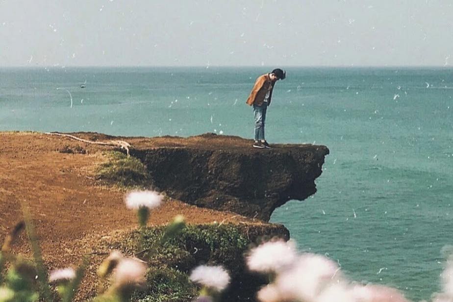 Mỏm đá sống ảo ở Quảng Trị bị gãy