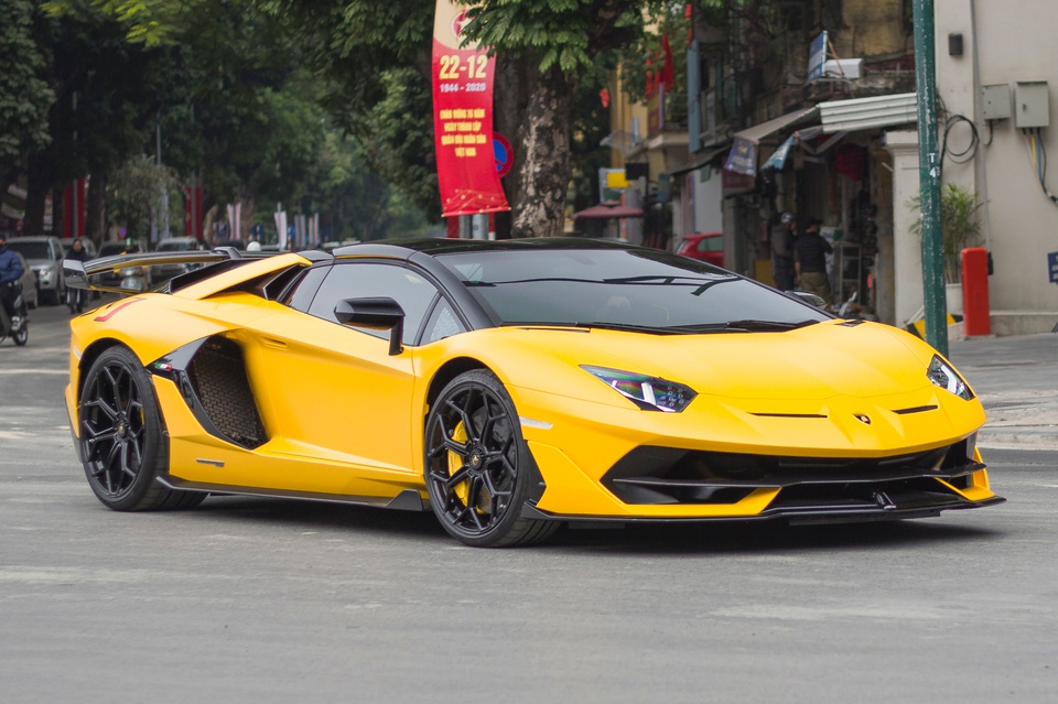 Chi tiết Lamborghini Aventador SVJ Roadster đầu tiên tại Việt Nam