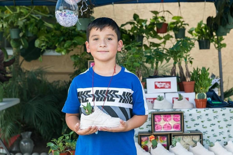 Cậu bé 8 tuổi được người lạ tặng gần 40.000 USD mua nhà