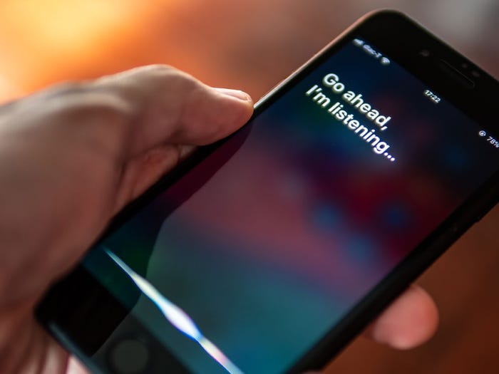 Apple tuyển người 'dạy' tiếng Việt cho Siri