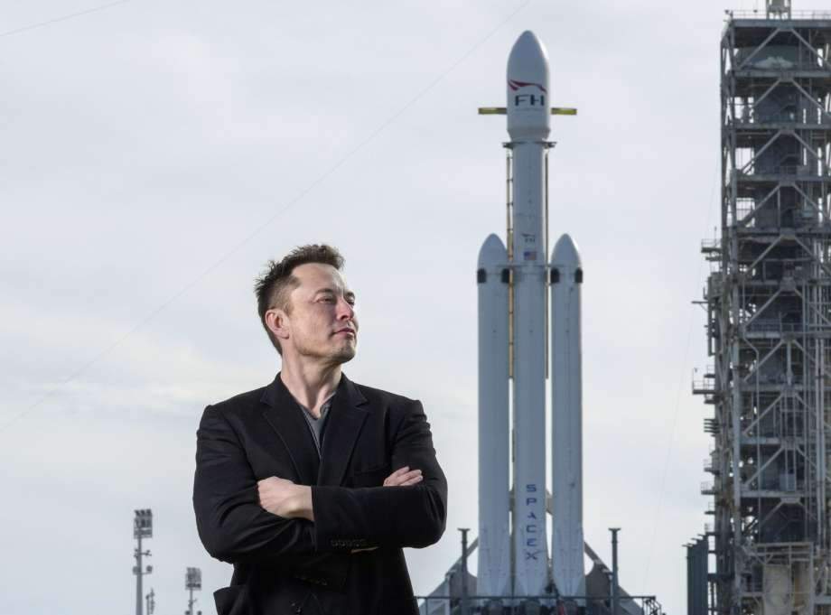 Tại sao công ty SpaceX được gọi là tập đoàn công nghệ khai phá không gian?

