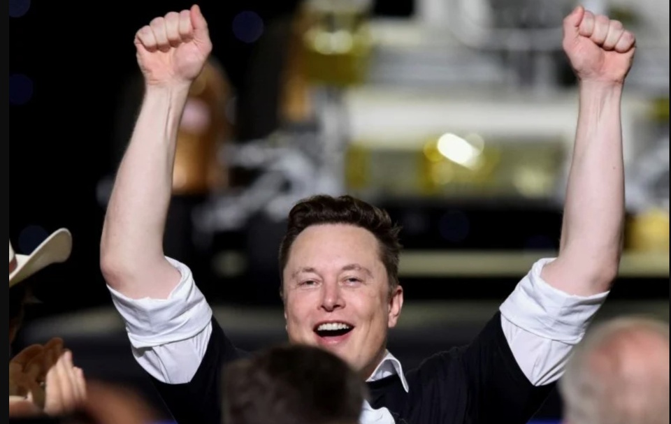 Elon Musk quay trở lại vị trí người giàu nhất thế giới