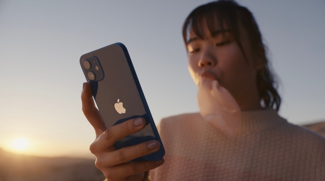 Apple đặt giá 'ảo' cho iPhone 12?