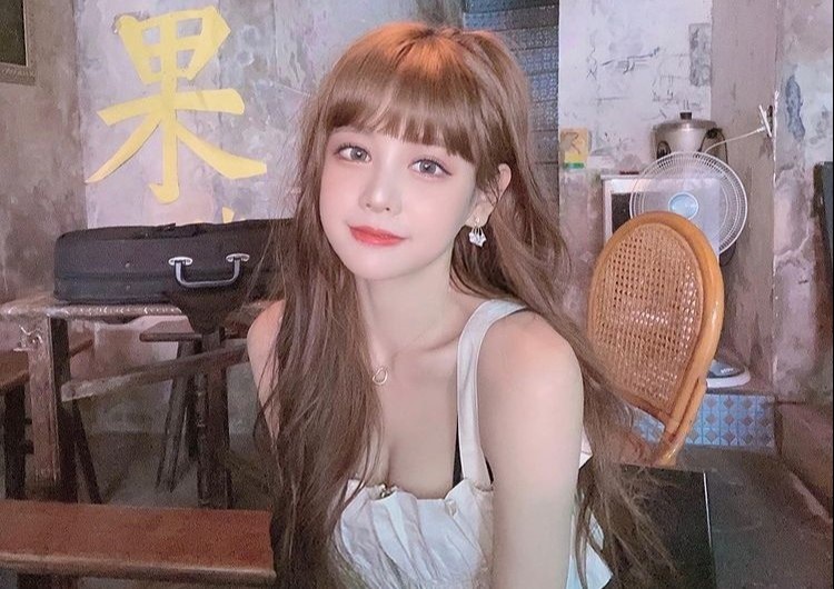 Nữ streamer thu hút 10.000 người theo dõi chỉ sau một buổi phát sóng