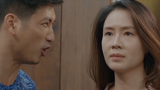 Hồng Diễm: 'Khi vào vai Khuê, tôi hay cáu gắt với Ngọc Quỳnh'