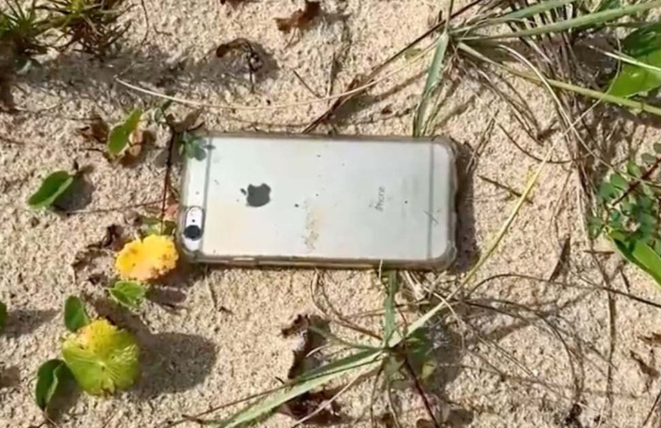Rơi từ máy bay, chiếc iPhone 6s vẫn hoạt động tốt