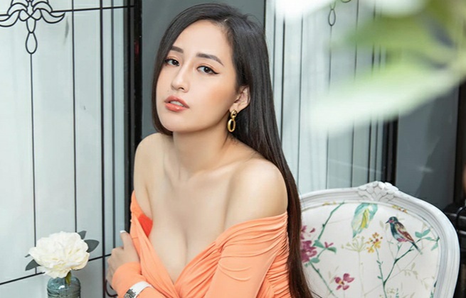 Mai Phương Thúy xin lỗi vì mặc đồ ngắn khi gặp mẹ Noo Phước Thịnh