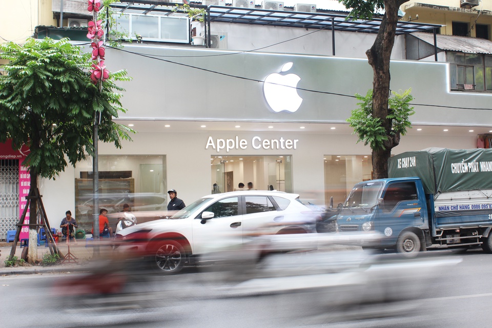 Cửa hàng nhái Apple Store ở Hà Nội sẽ phải gỡ logo Táo khuyết?