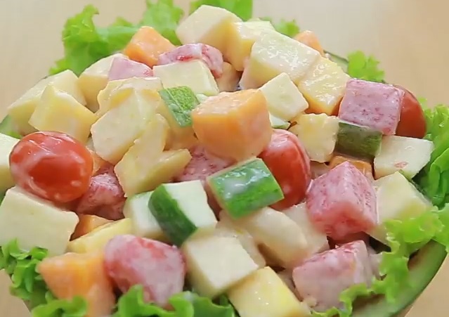 Bí quyết làm món salad hoa quả thanh mát ngày hè