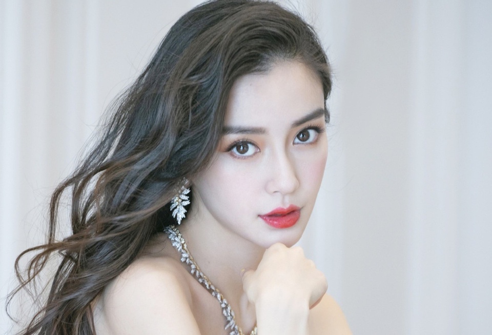 Angelababy thắng kiện vụ bị đồn ngoại tình với Đặng Luân