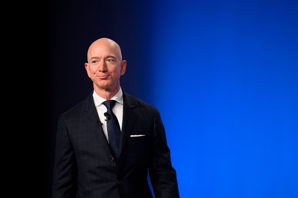 Giữa đại dịch, Jeff Bezos vẫn kiếm ra 13 tỷ USD trong một ngày