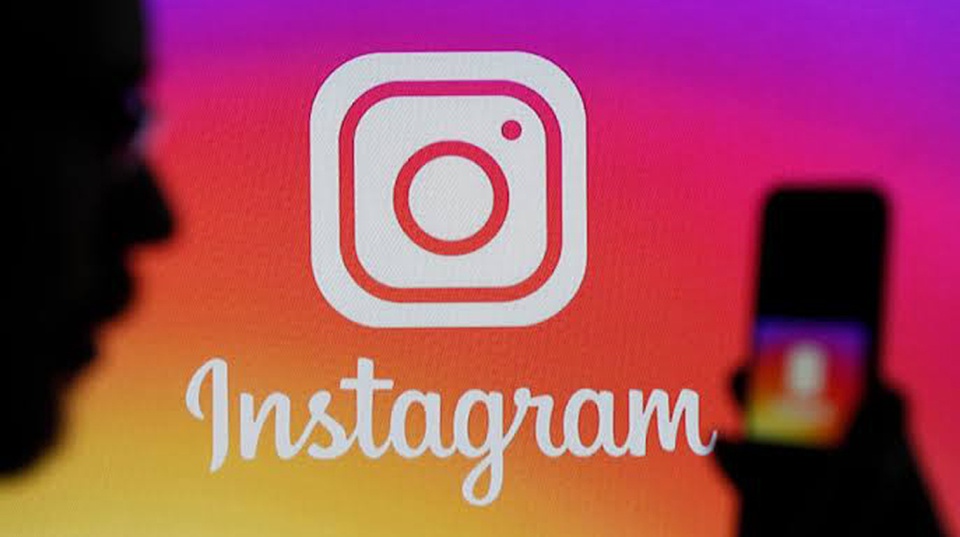 iOS 14 phát hiện hành vi lạ của Instagram
