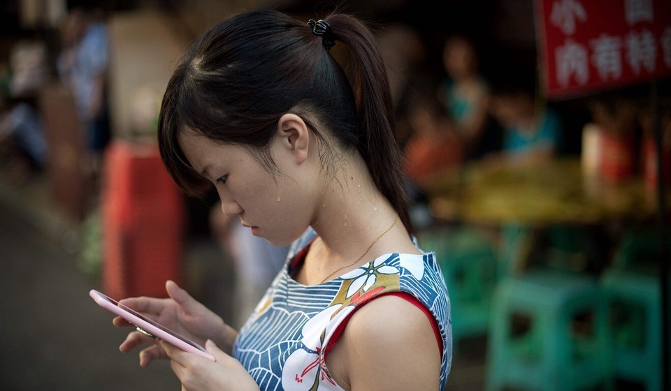 Thanh niên bị bắt vì vượt tường lửa xem phim khiêu dâm