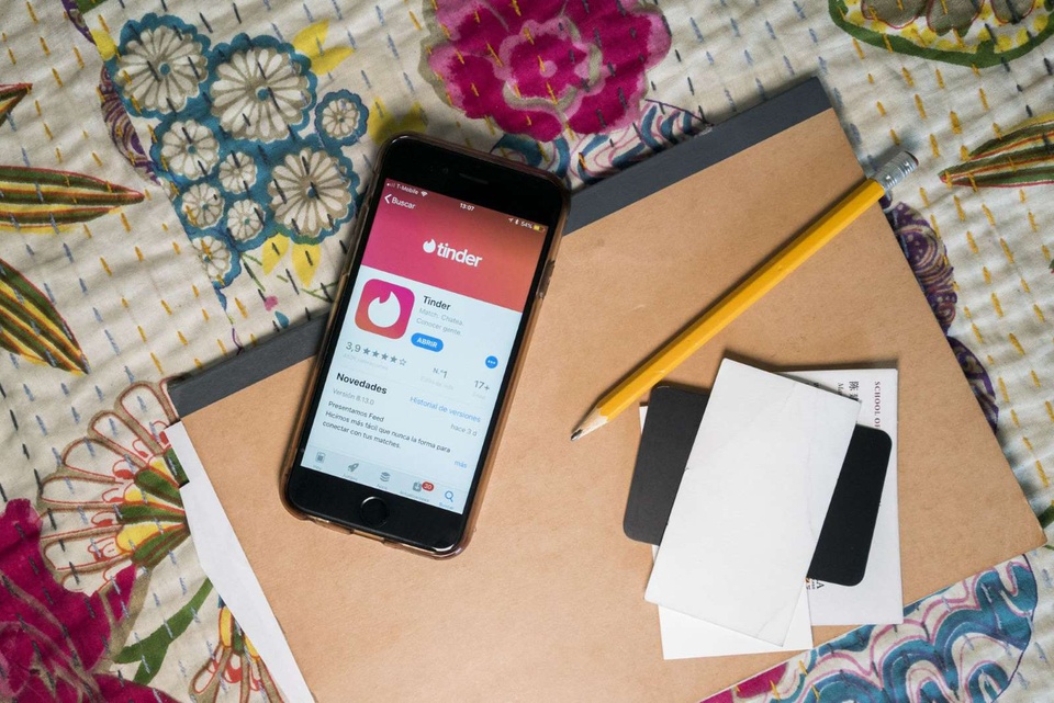 Dùng iPhone dễ được hẹn hò hơn điện thoại Android