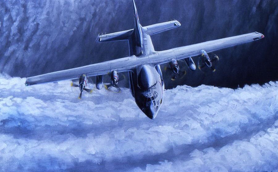 Lý do Mỹ đưa máy bay lao thẳng vào cơn bão