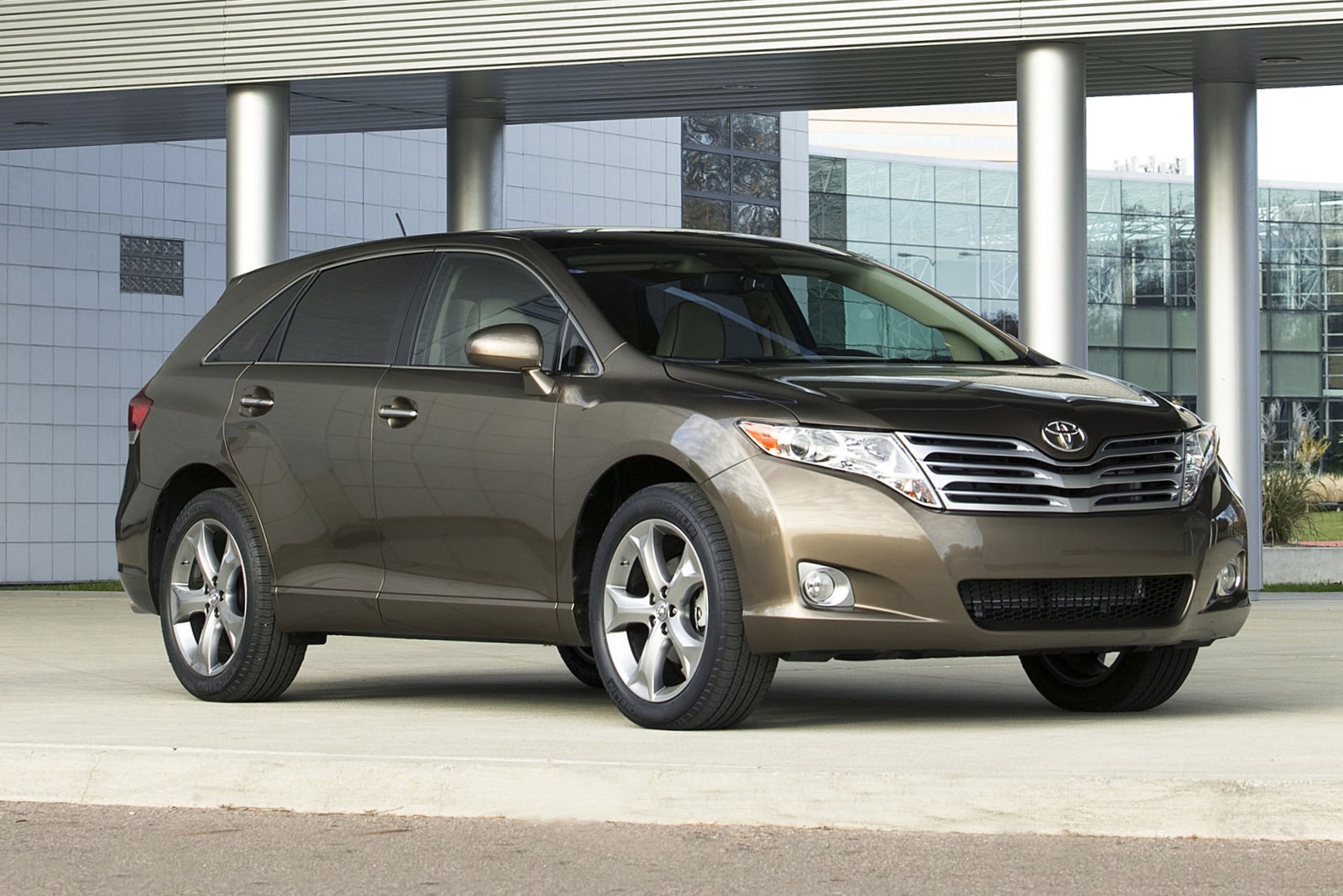 Toyota bi phat 180 trieu USD anh 1