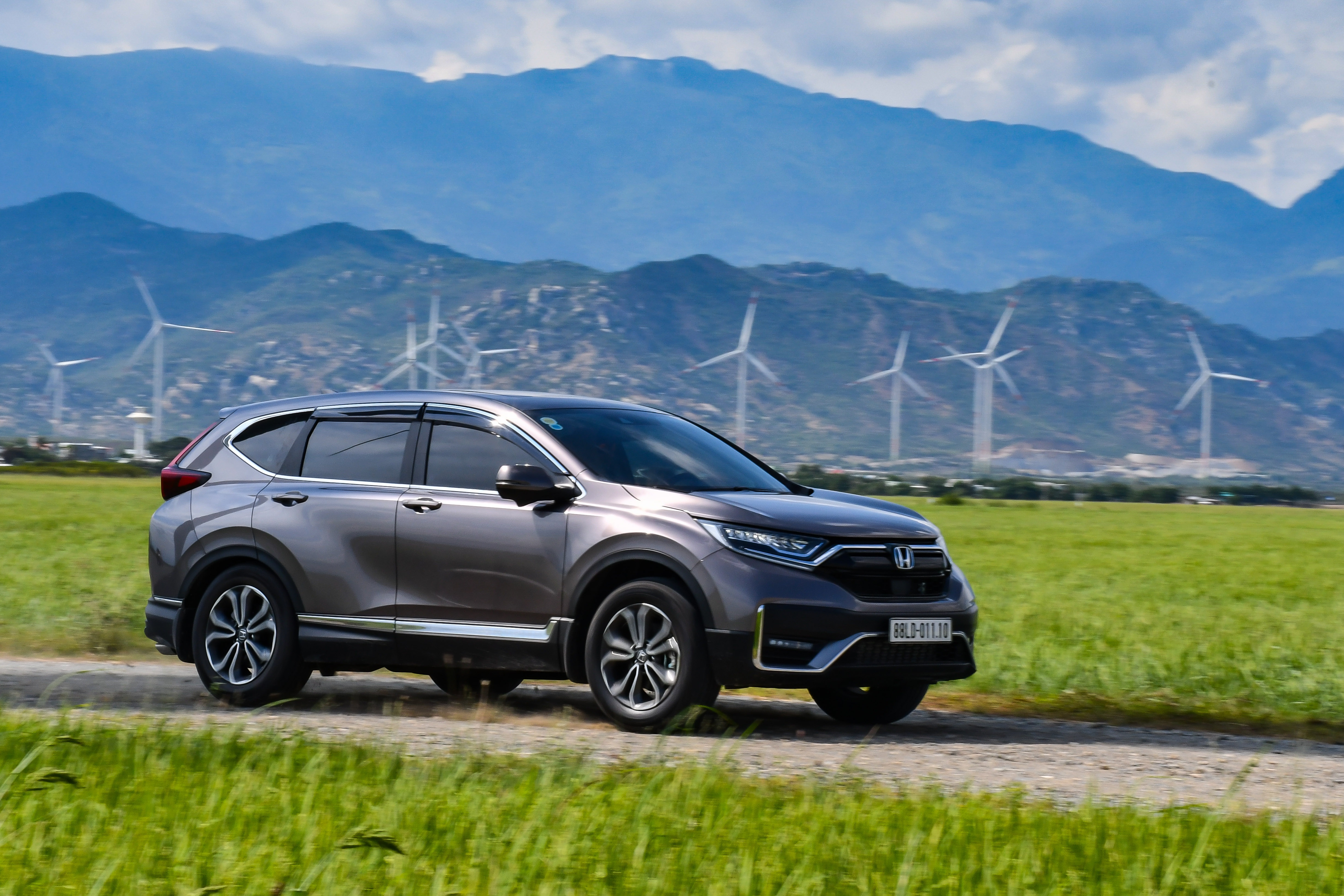 xe 7 cho uu dai truoc ba anh 7