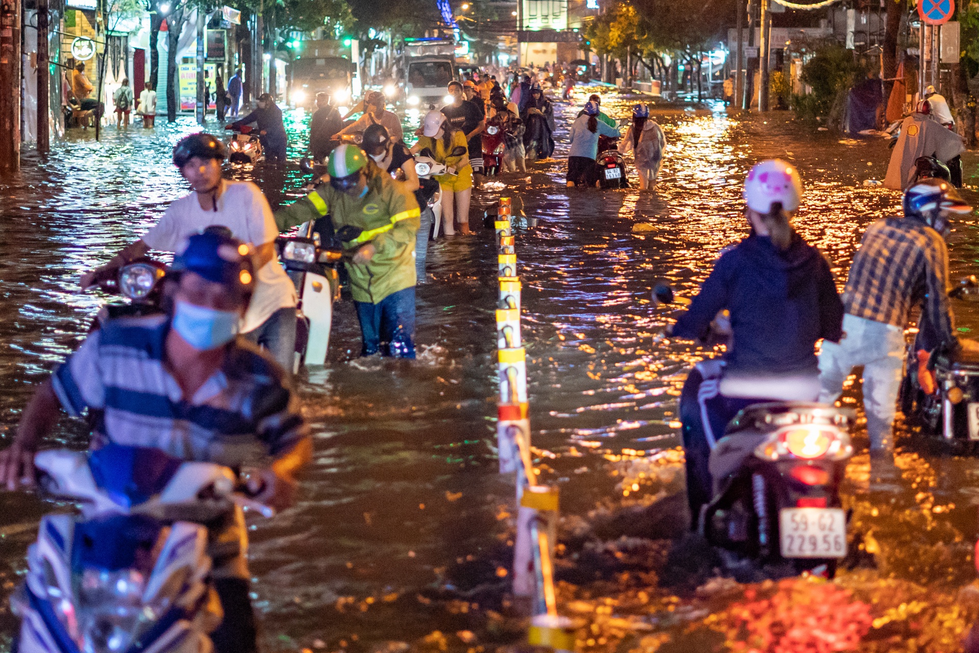 mua trai mua TP.HCM anh 3