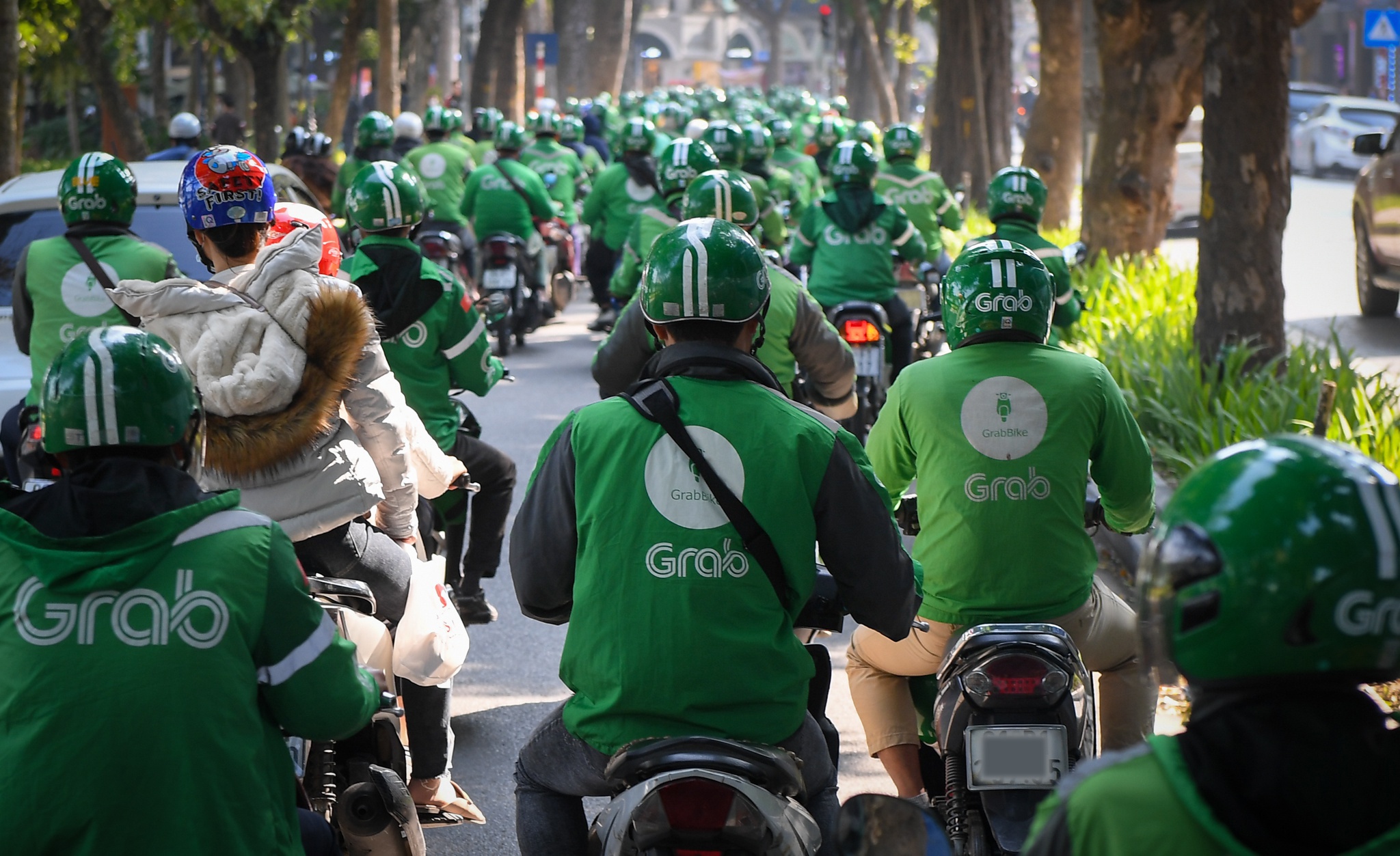 Grab thua lo lien tuc anh 2