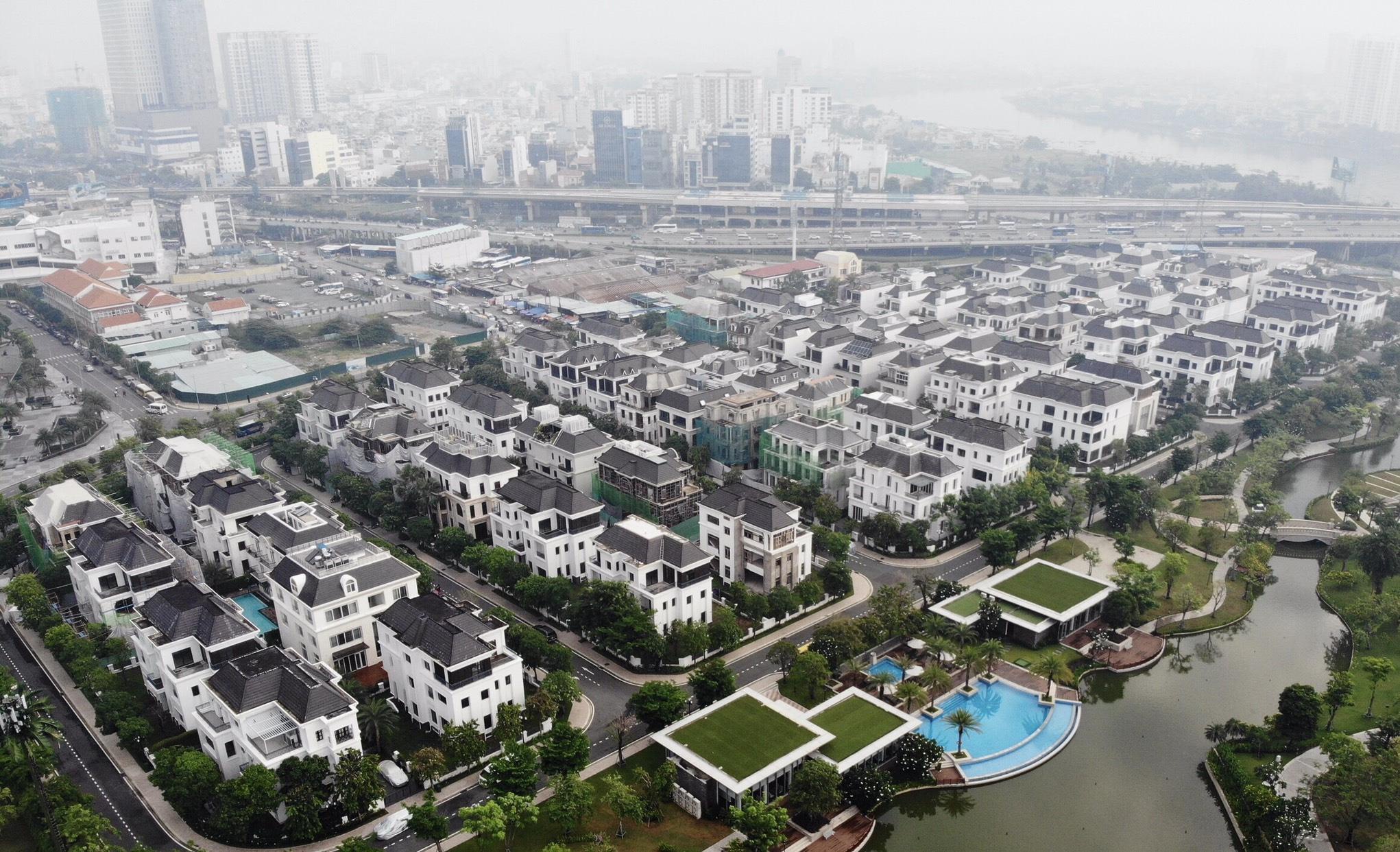 Cac ngan hang dang cho vay bat dong san ra sao? anh 2