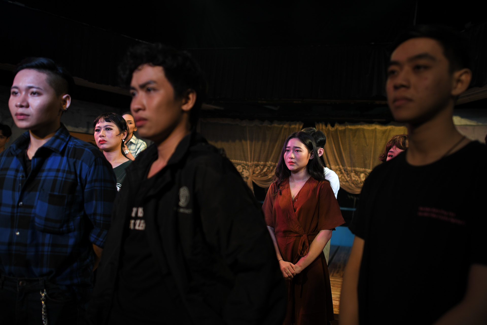 Dem dien cuoi o san khau Hong Van: Chuyen sau tam man nhung hinh anh 29