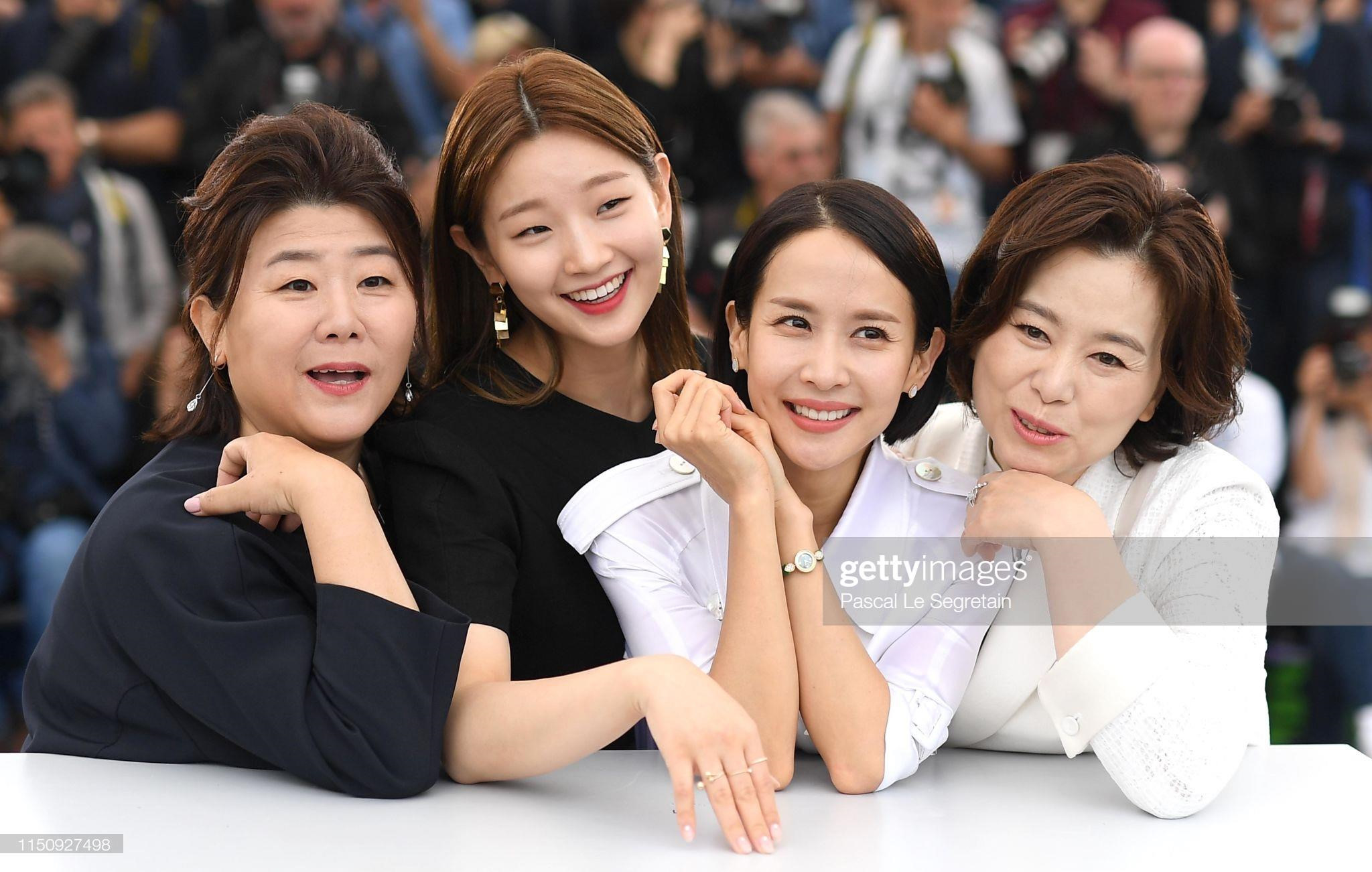 Ve nong bong cua nu hoang phim 18+ tro thanh ngoi sao cua Cannes hinh anh 1