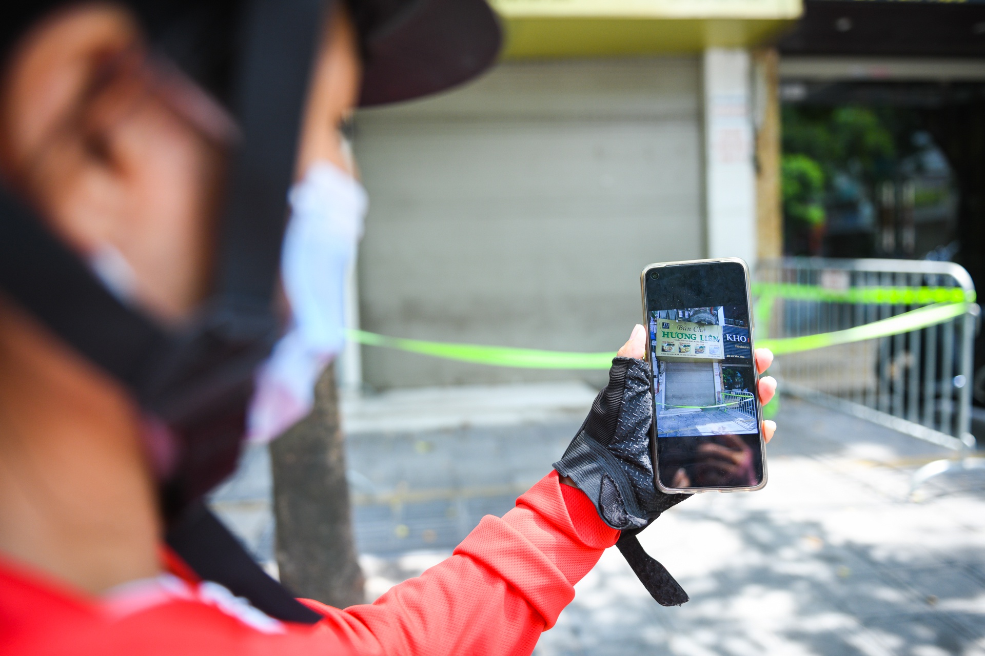 Bun cha Ha Noi, kinh doanh mua dich, ban mang ve anh 2