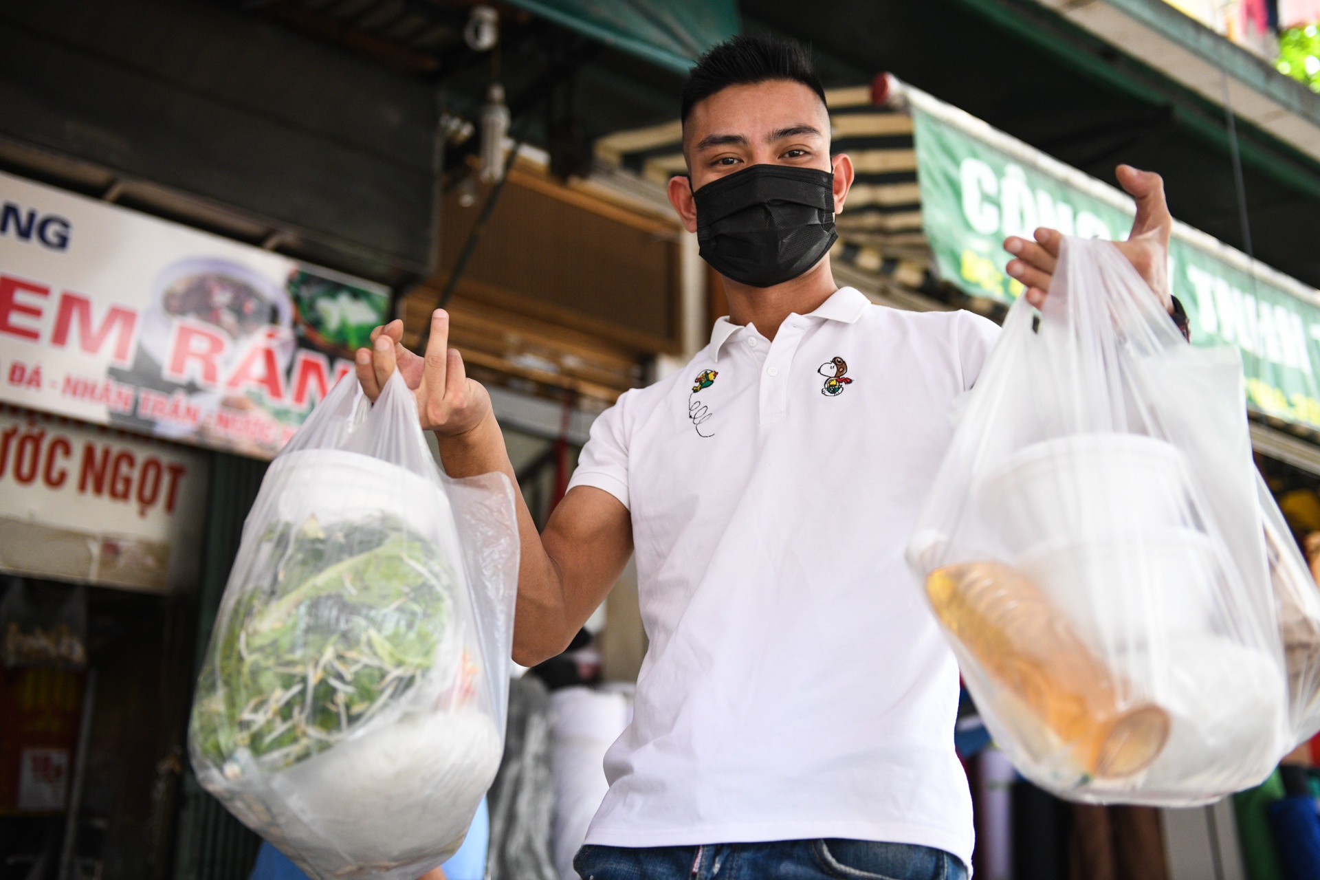 Bun cha Ha Noi, kinh doanh mua dich, ban mang ve anh 9
