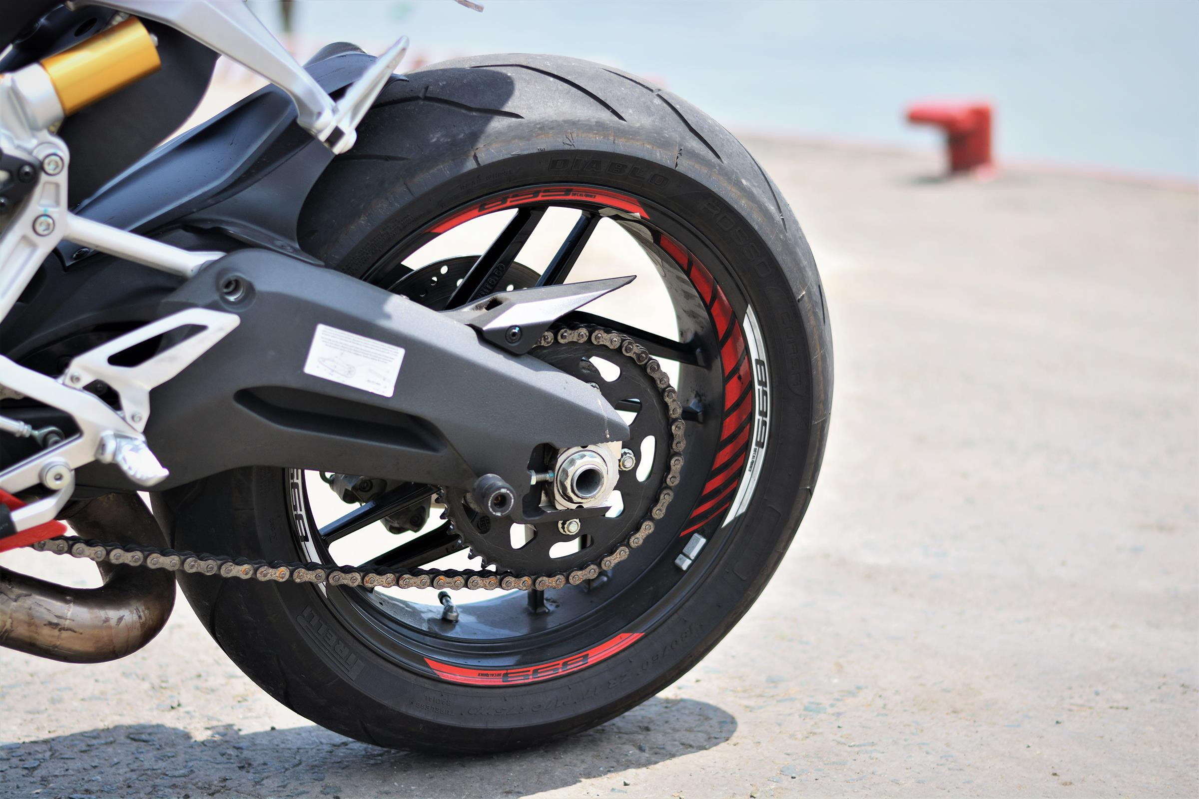 Gap don tren moto co uu nhuoc diem gi so voi gap doi? hinh anh 2