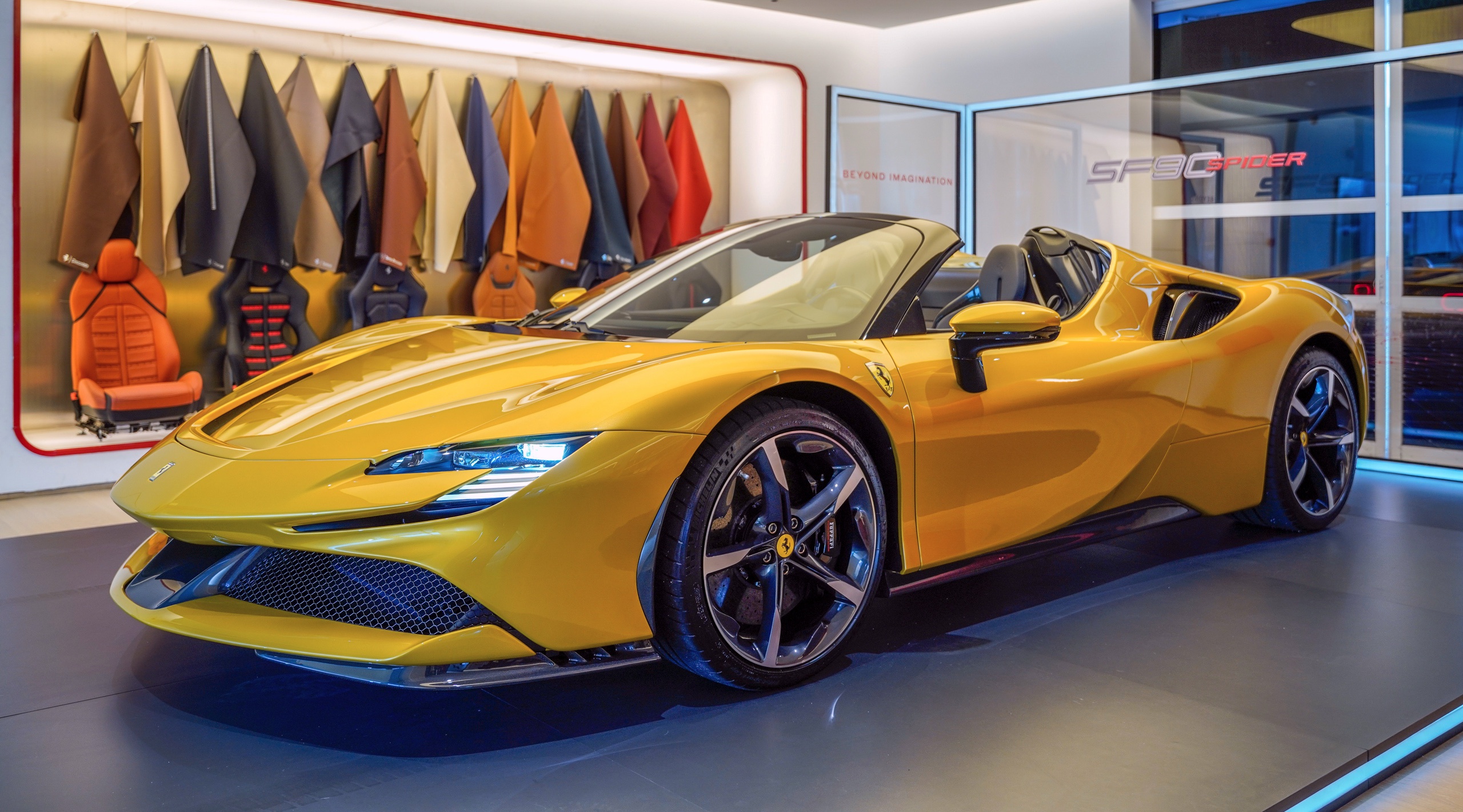 SF90 Spider co gia khoi diem hon 500.000 USD anh 1