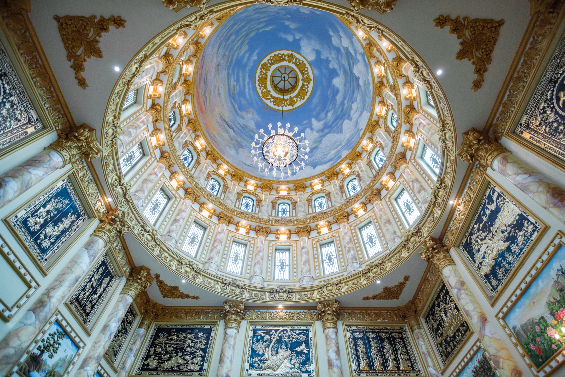 Can canh toa lau dai dat vang anh 12