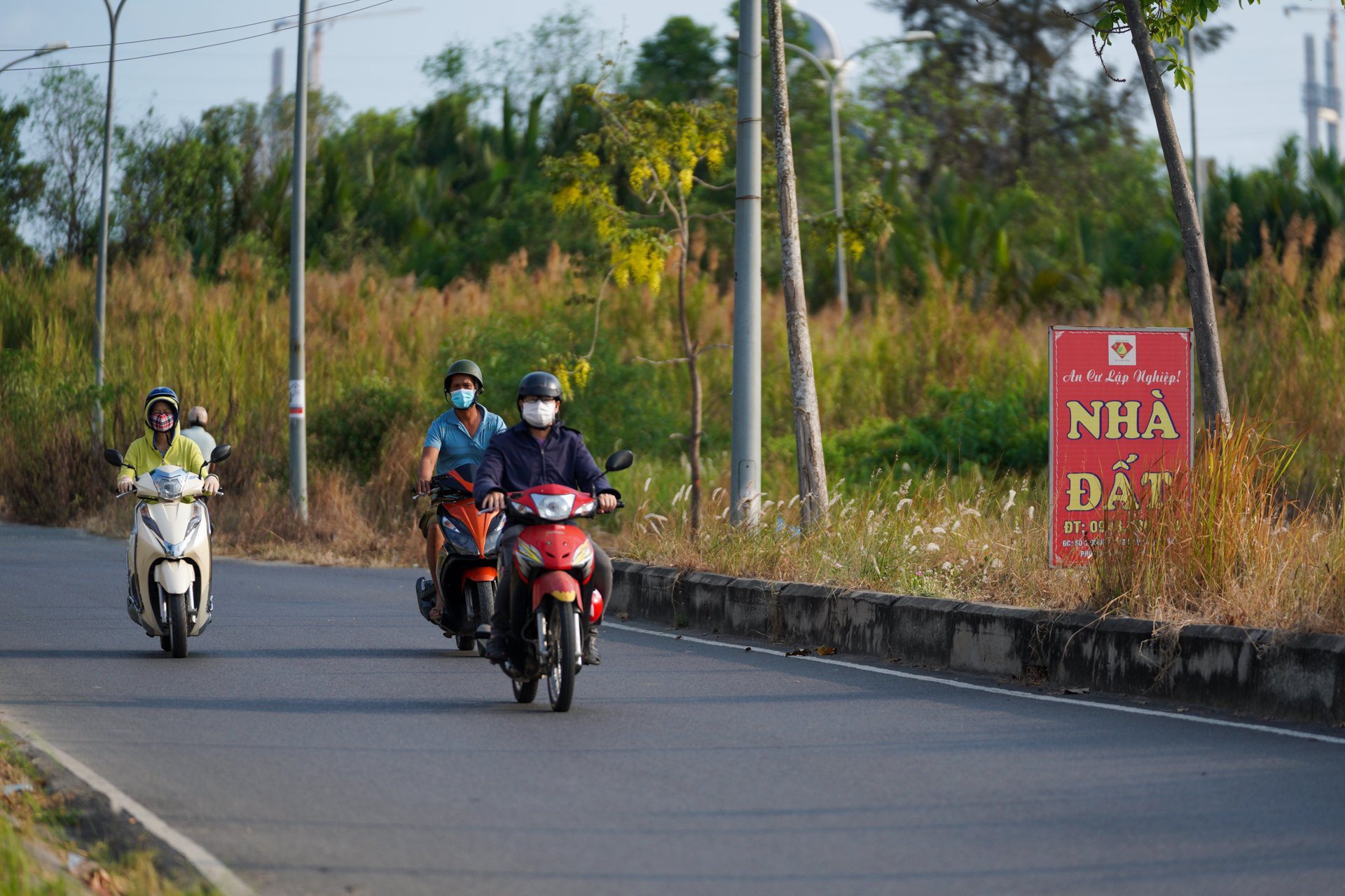 gia dat Nha Be anh 2