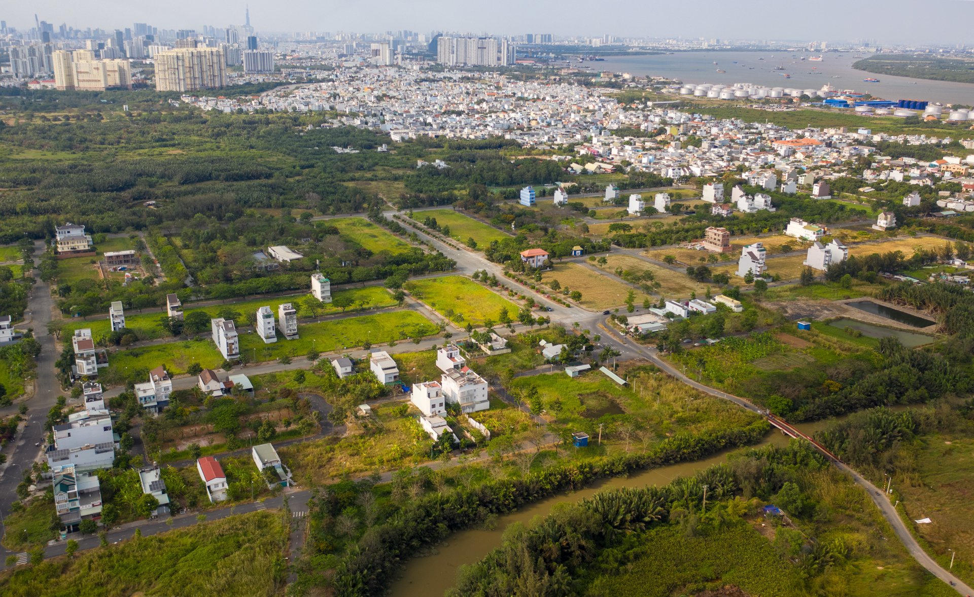 gia dat Nha Be anh 1