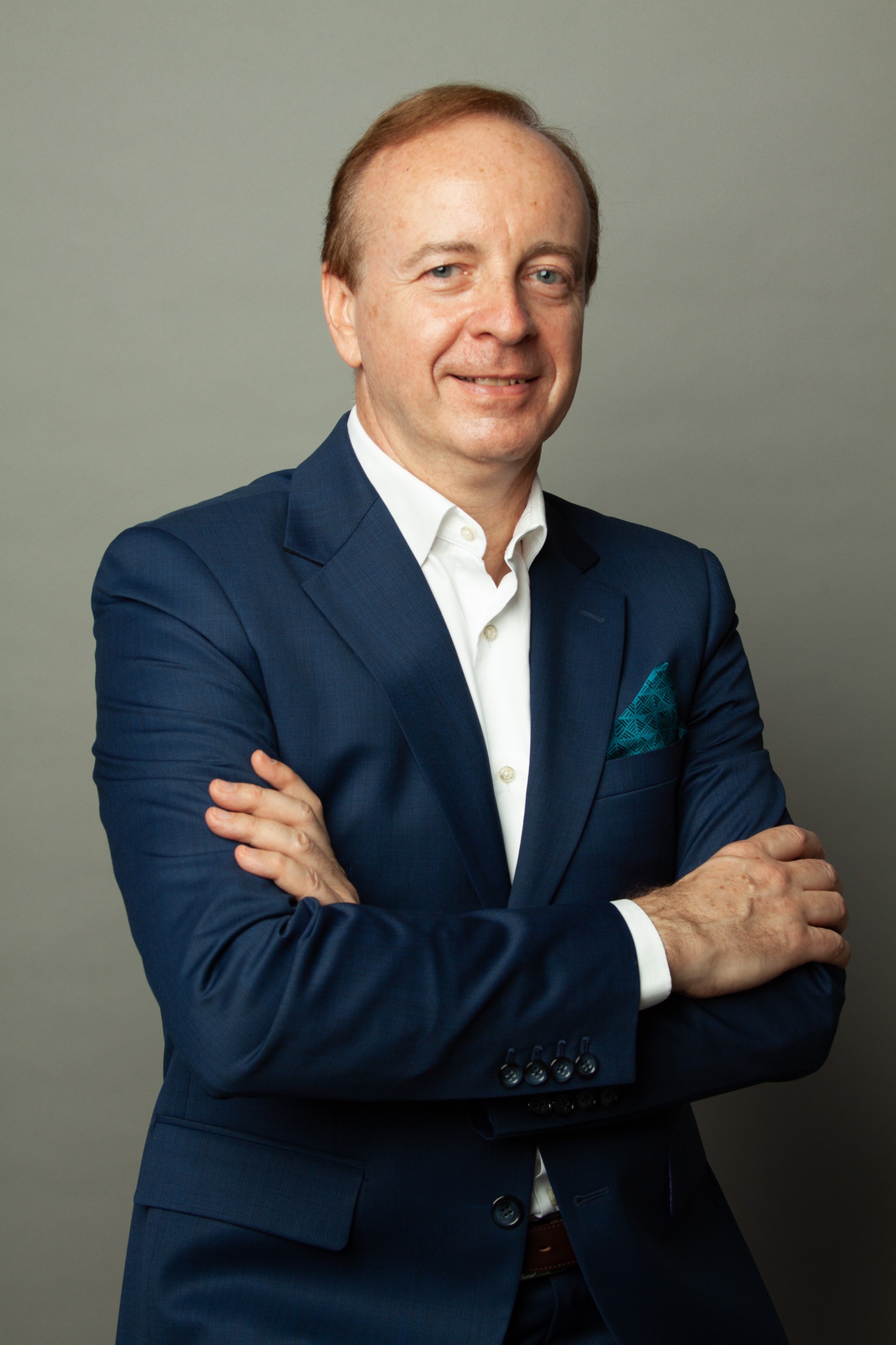 Khach san tram ty rao ban anh 4