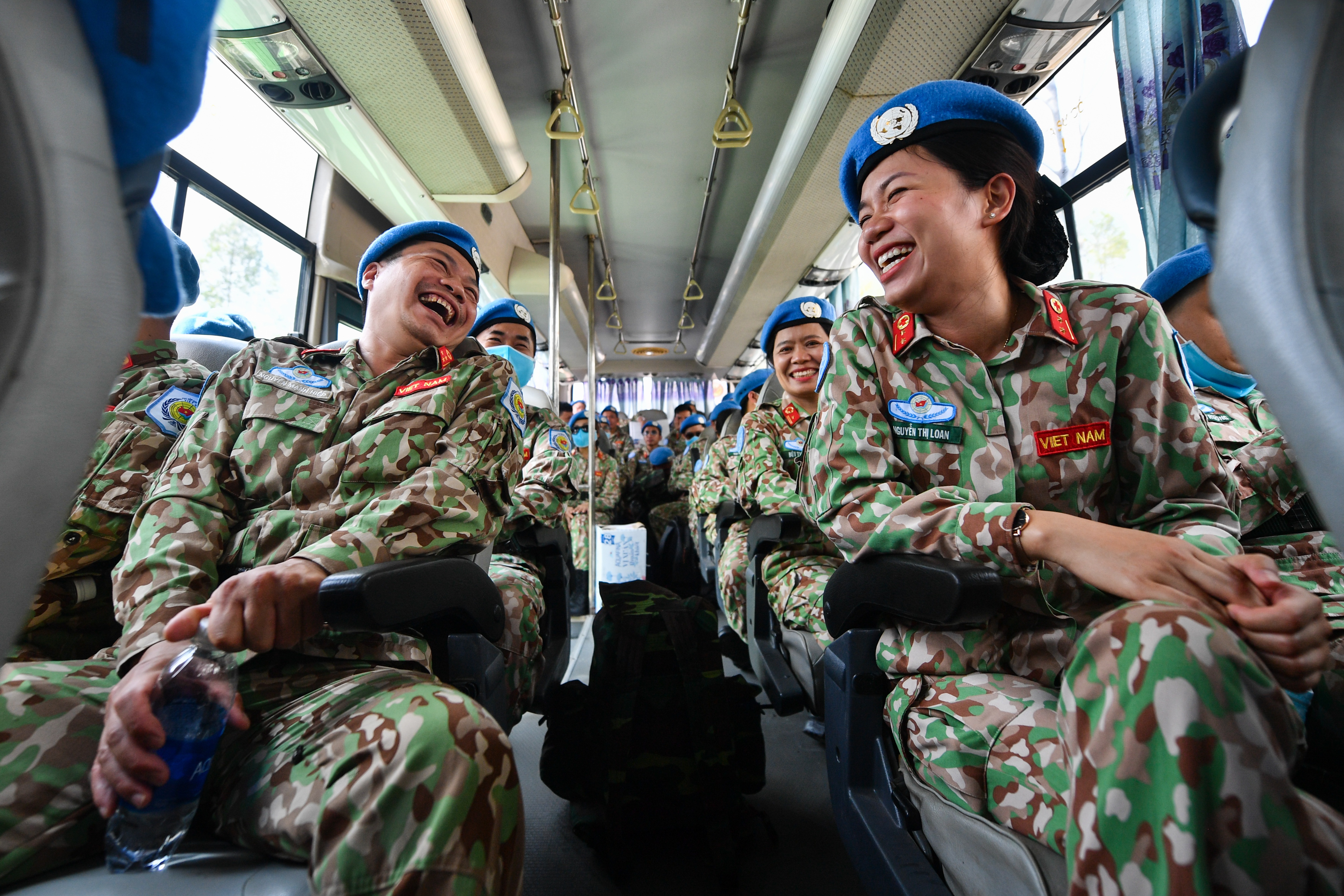 nu quan nhan mu noi xanh tre tuoi anh 25