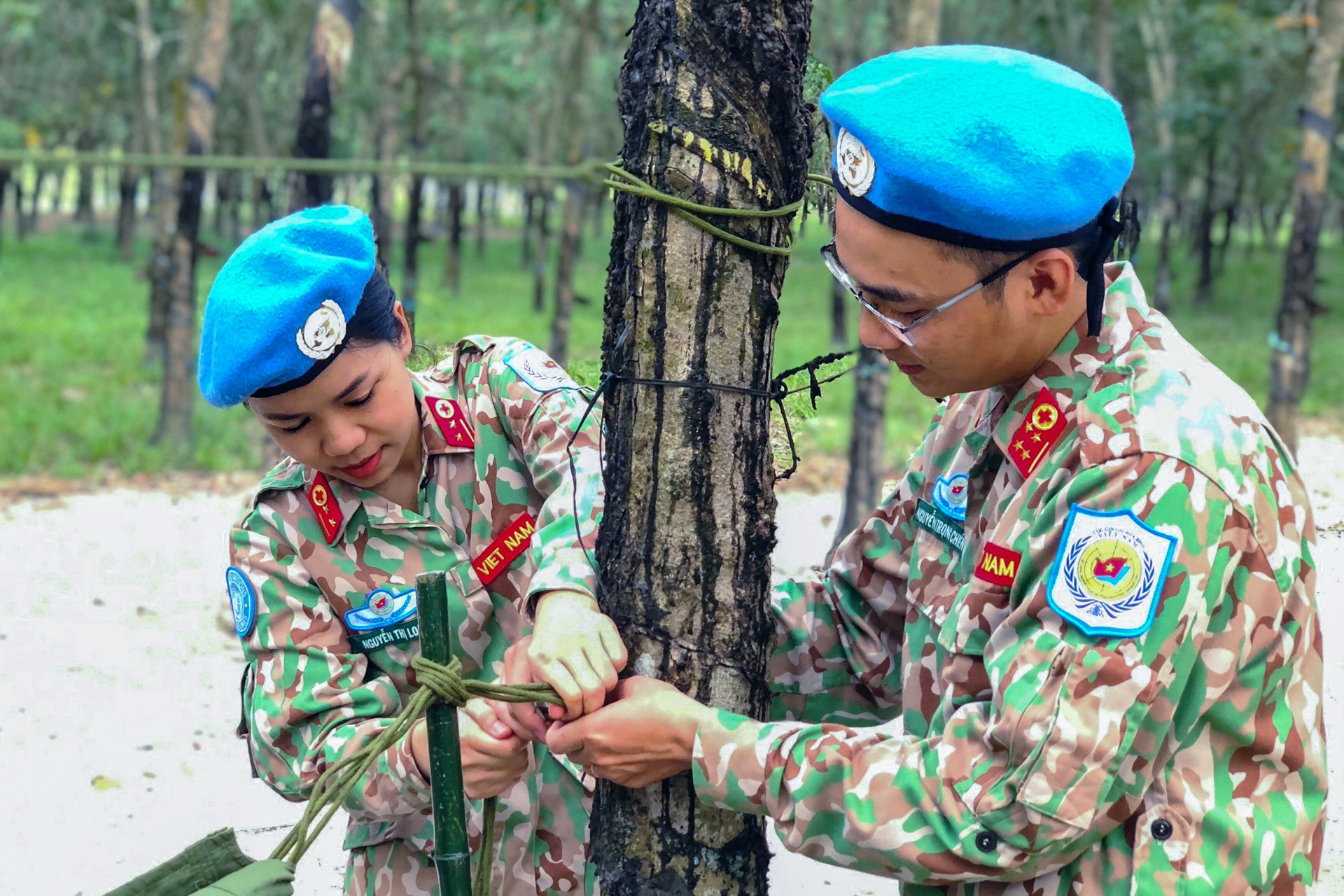 nu quan nhan mu noi xanh tre tuoi anh 14