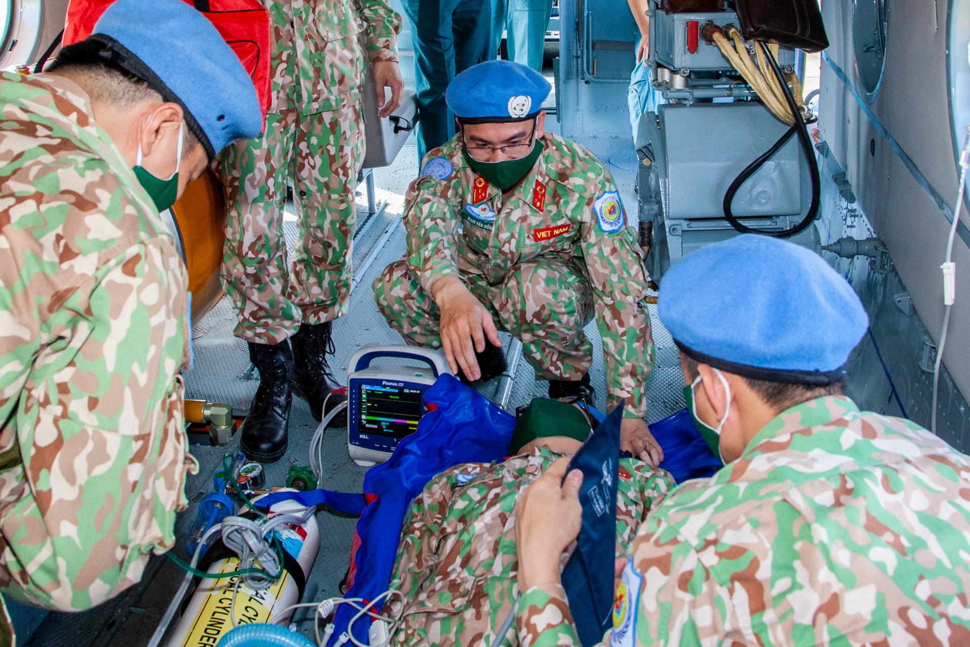 nu quan nhan mu noi xanh tre tuoi anh 7