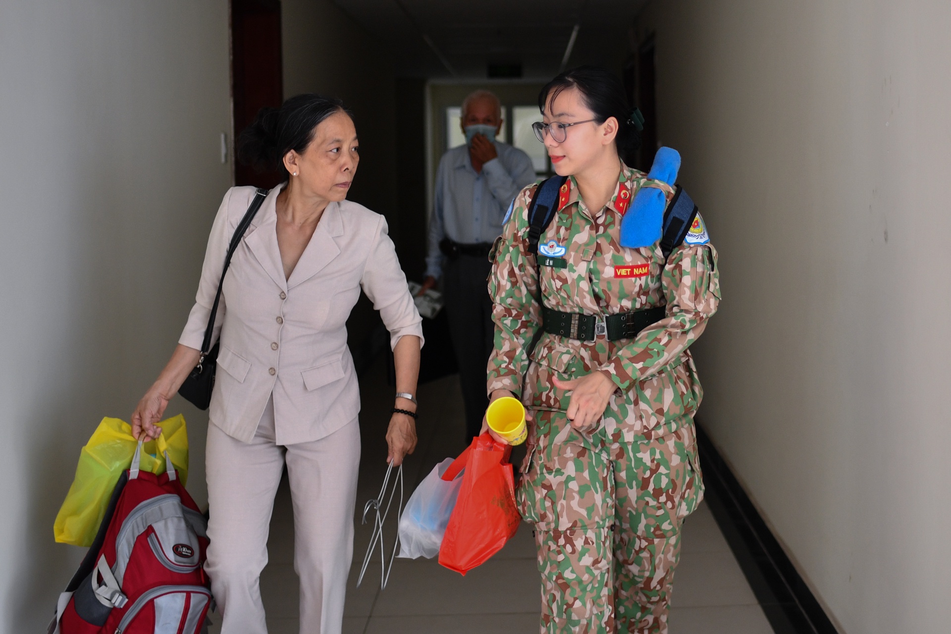 nu quan nhan mu noi xanh tre tuoi anh 21