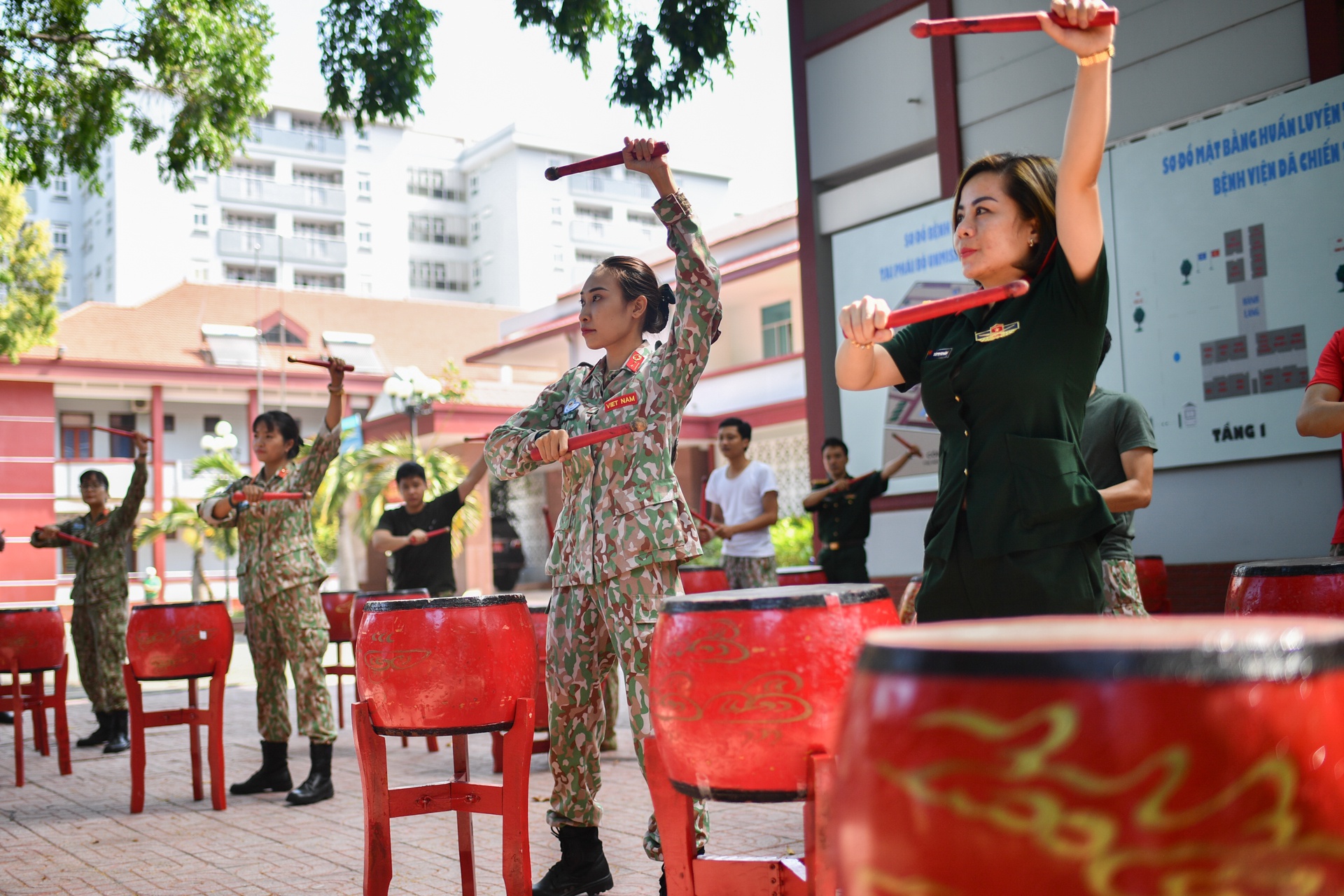 nu quan nhan mu noi xanh tre tuoi anh 4