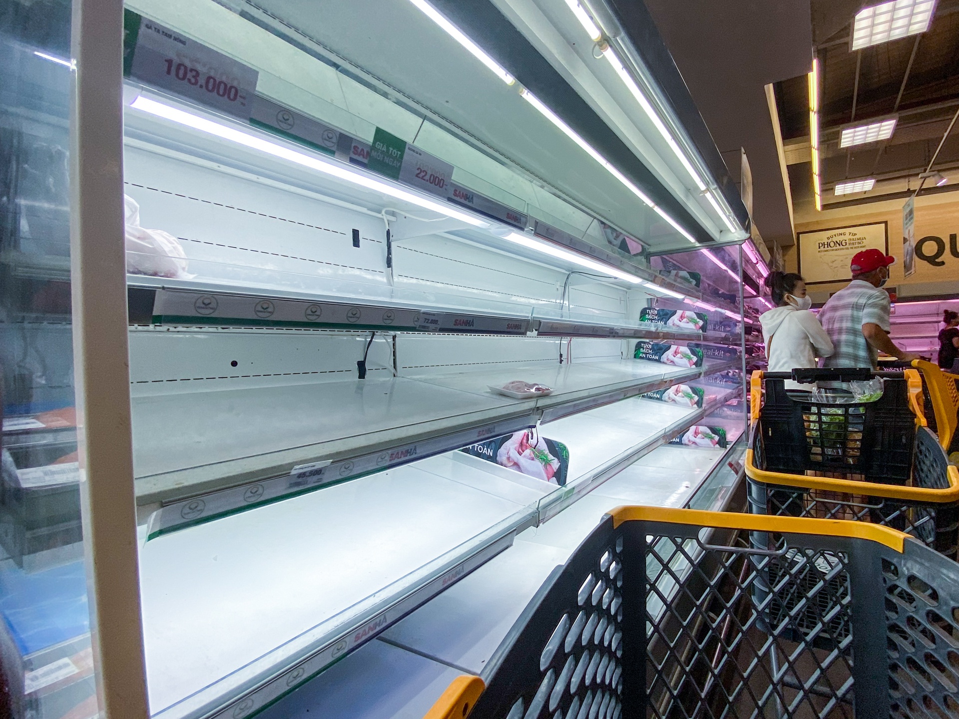 Do xo den sieu thi tai TP.HCM anh 2