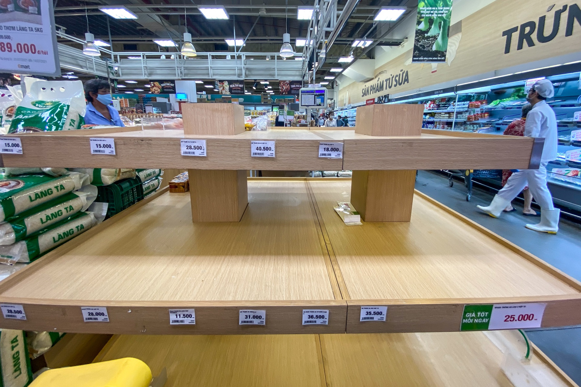 Do xo den sieu thi tai TP.HCM anh 5