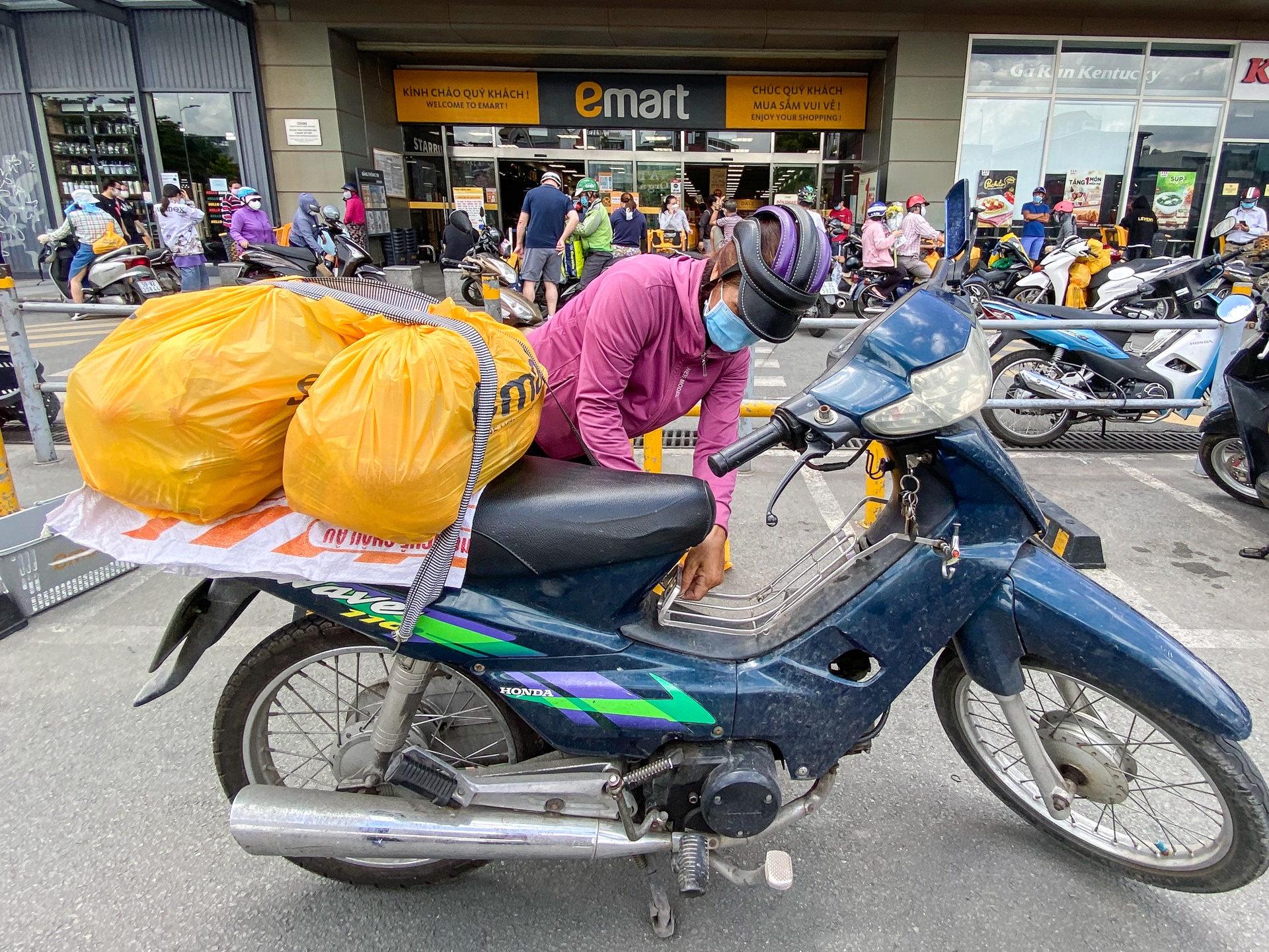 Do xo den sieu thi tai TP.HCM anh 6