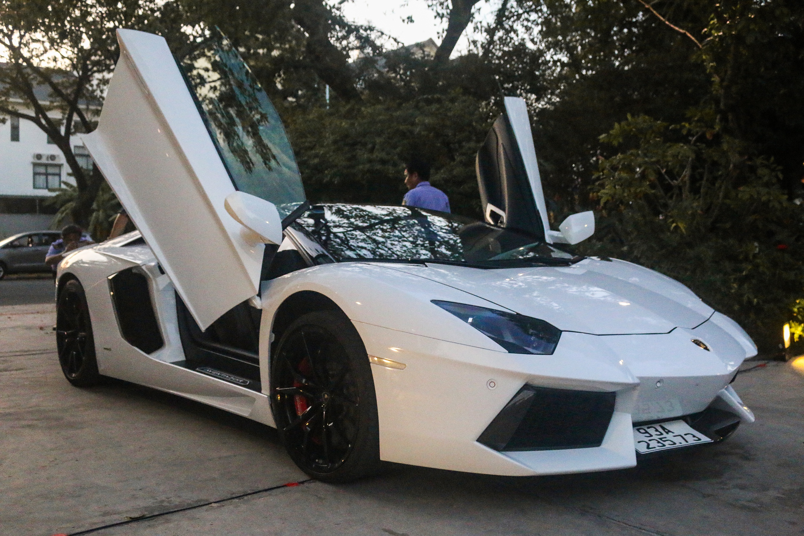 Lamborghini Aventador Roadster nang cap ong xa anh 6