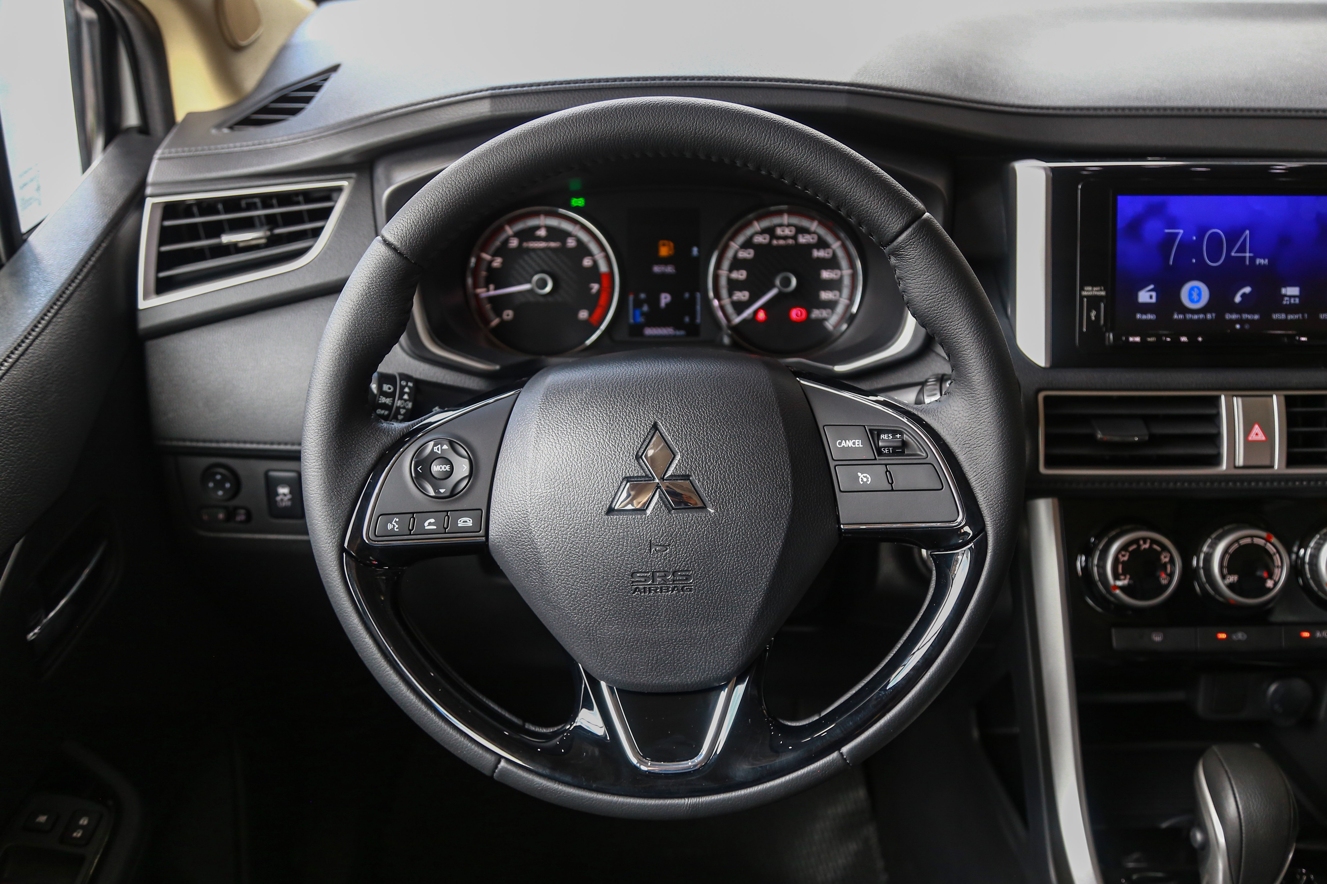 3 mau xe 7 cho gia duoi 600 trieu dong anh 7