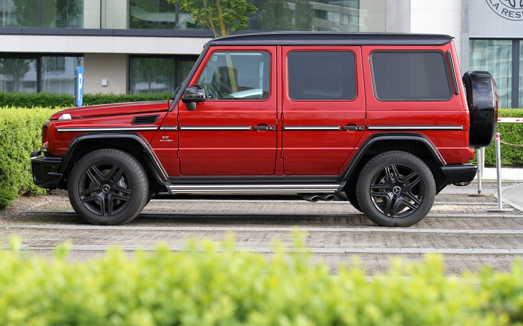 Cau thu Manchester City di xe gi anh 8