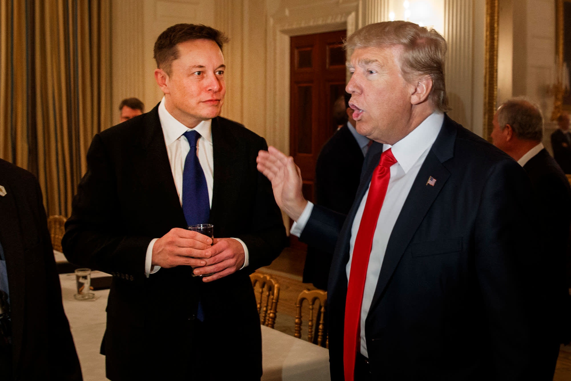 Con trai Tong thong Trump hy vong Elon Musk lap mang xa hoi moi anh 1